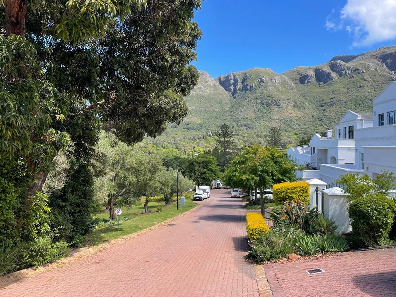 4 Bedroom Property for Sale in North Oaks Western Cape